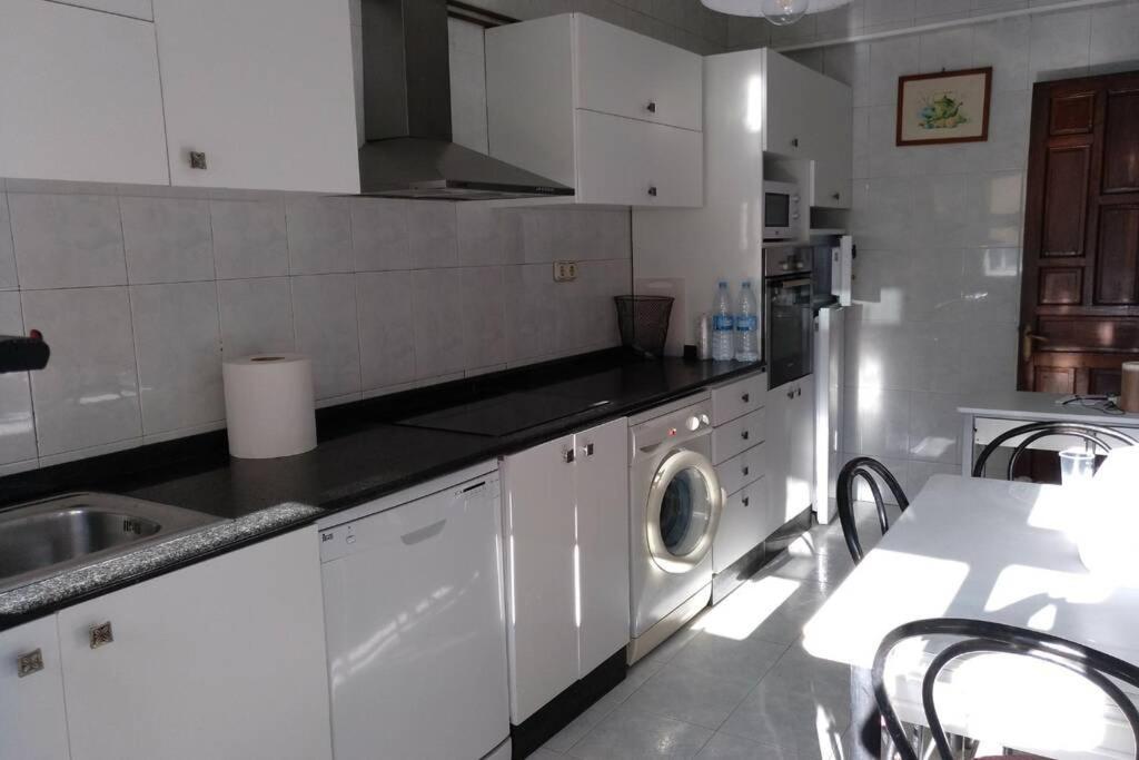 Apartamento Con Garaje Santiago De Compostela Lejlighed Eksteriør billede